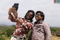 Mundasupatti Light camera action meme template