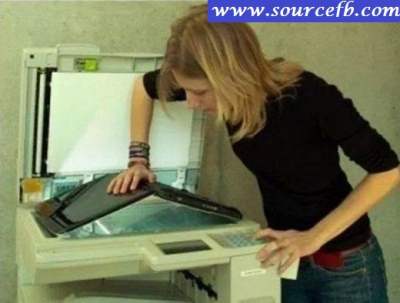 Girls Scan laptop funny photo