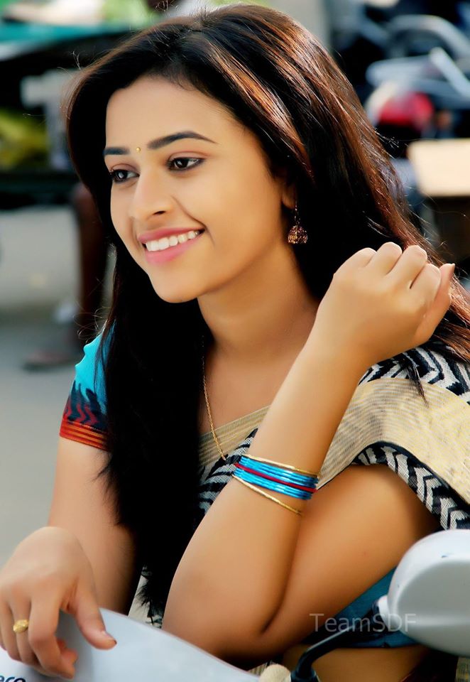 Sri divya Beautiful Photo